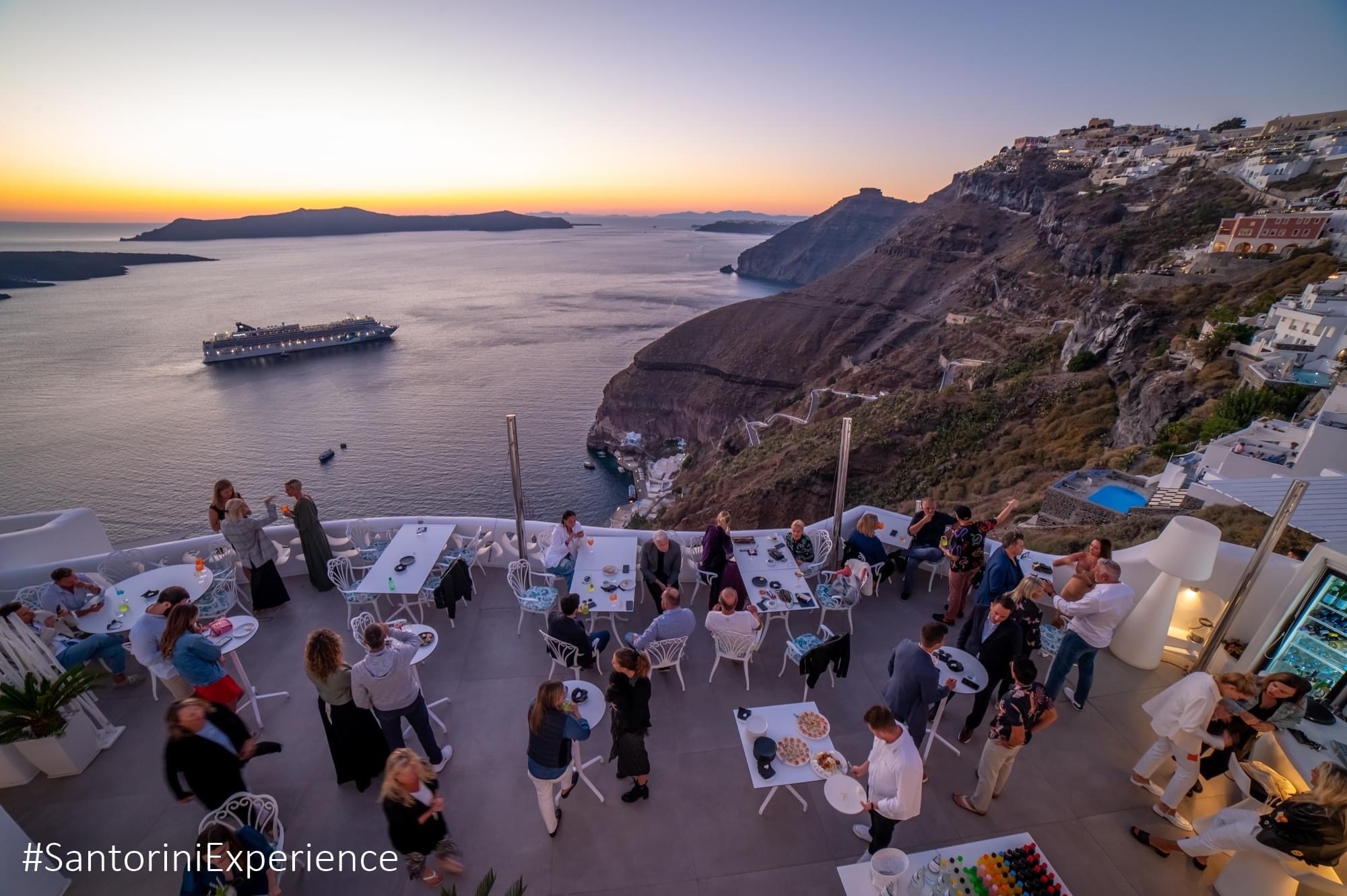 santorini-experience-sunset-cocktail-reception-at-esperisma-bar
