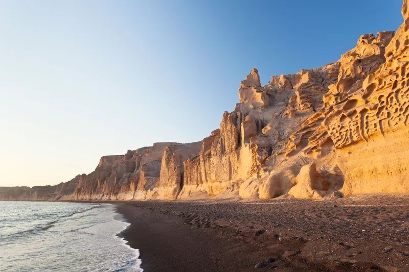 beaches - Who Said Santorini Doesn’t Have Nice Beaches? The island has 7 Blue Flags!