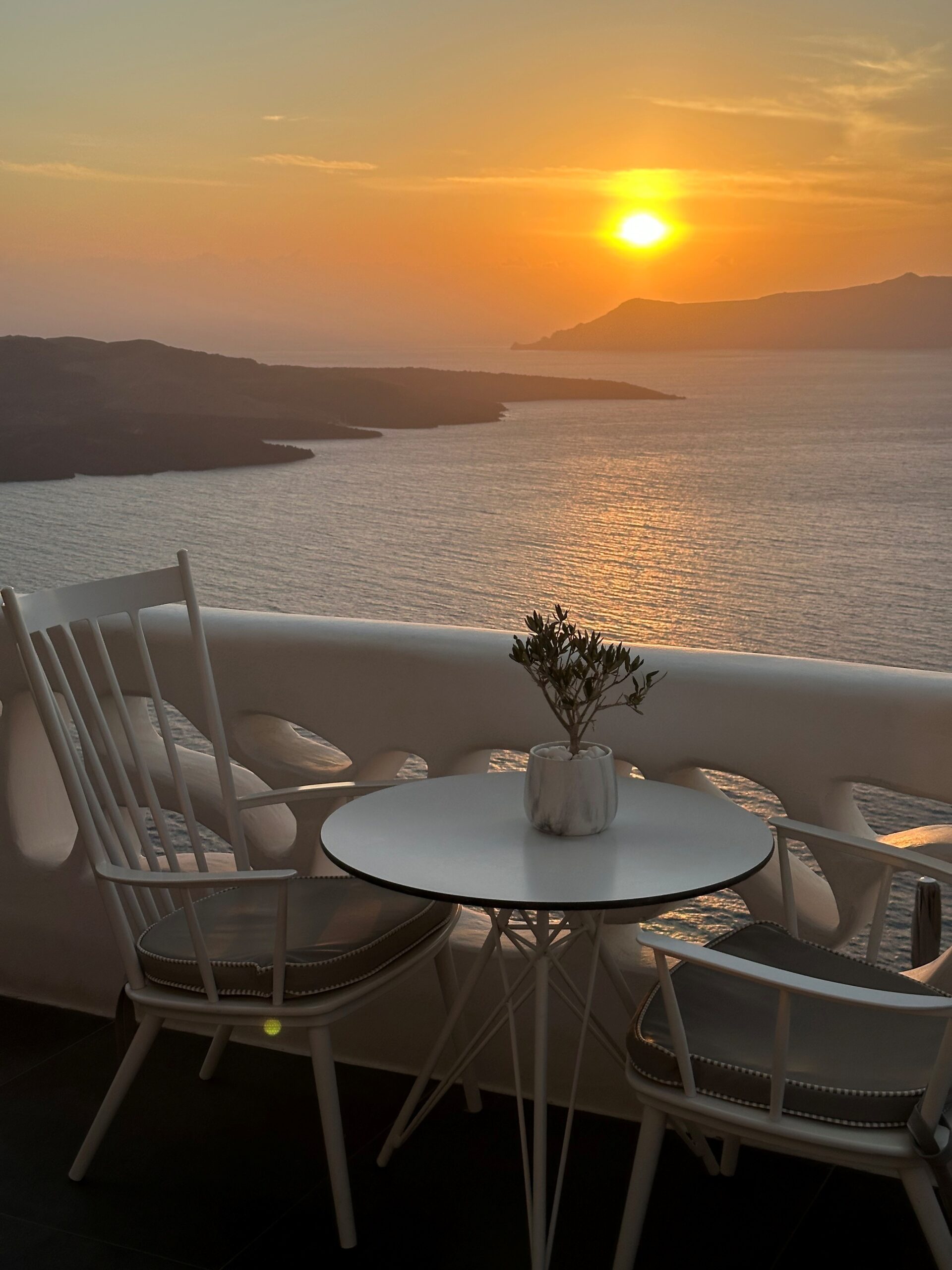 The Luxury of Silence: Discover Santorini Without the Noise