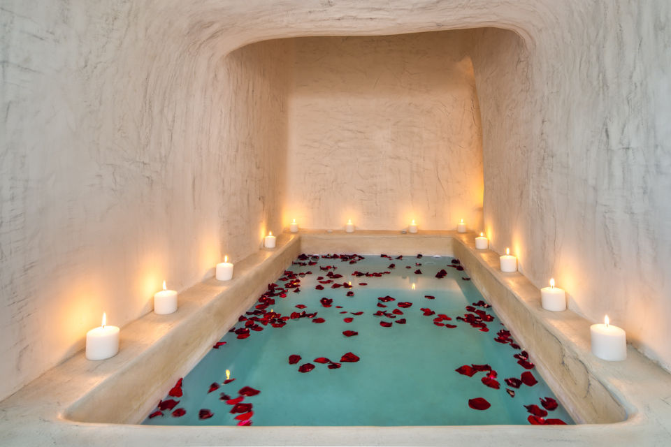 05 1 - How to Plan the Perfect Honeymoon in Santorini: A Luxury Insider Guide 05 1 - How to Plan the Perfect Honeymoon in Santorini: A Luxury Insider Guide